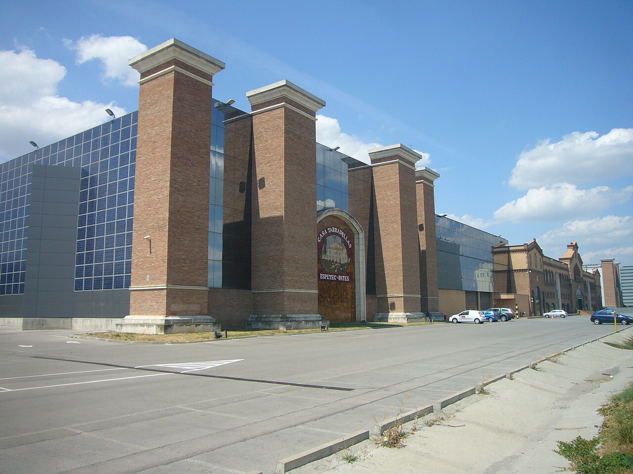 Edificio de Casa Tarradellas en Gurb.